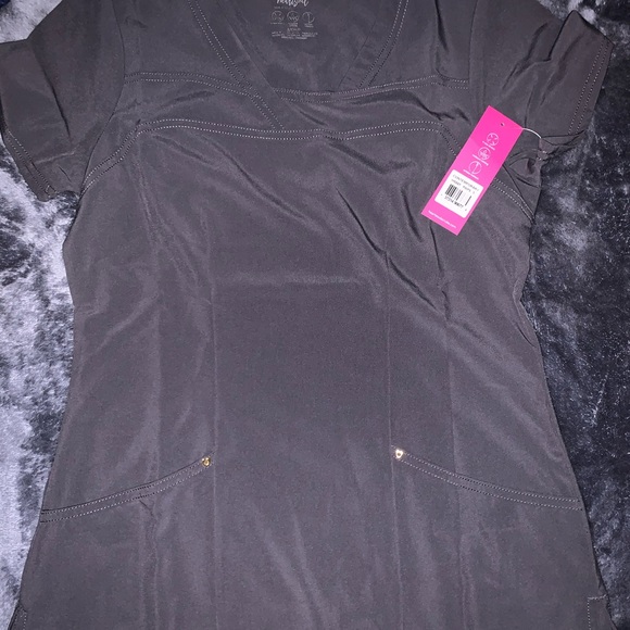 Heart soul nurses scrub top brand new - Picture 1 of 2